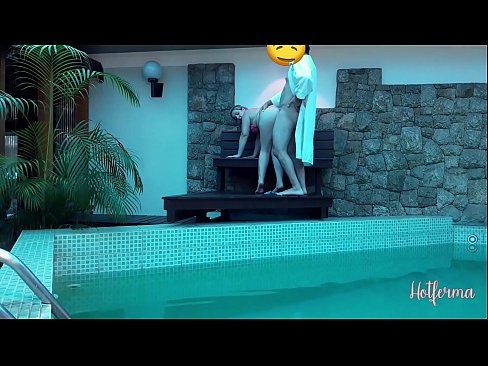 ❤️ Boss kutsub neiu basseini, kuid ei suutnud vastu panna kuumale Porno fb at us et.ixiporn.ru